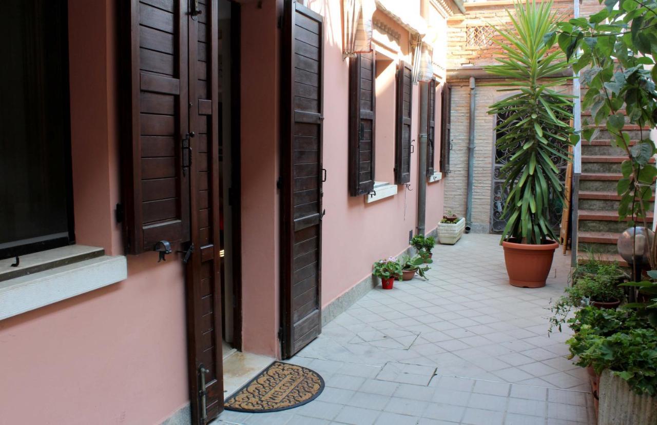 Bed and Breakfast Porta Del Carmine Комаккьо Екстер'єр фото