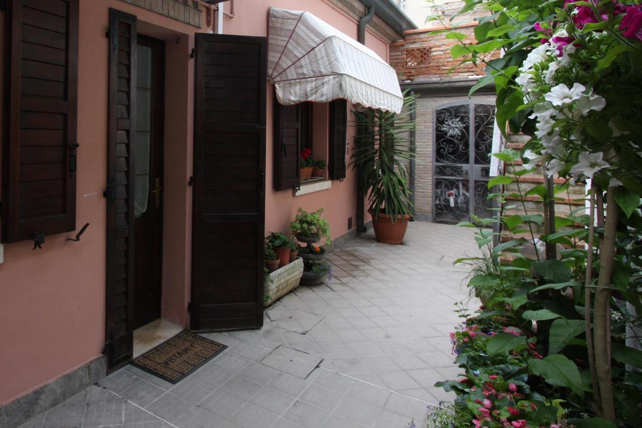Bed and Breakfast Porta Del Carmine Комаккьо Екстер'єр фото